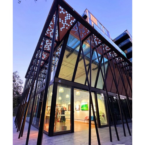 Ringwood高租金回报商铺，极近商场